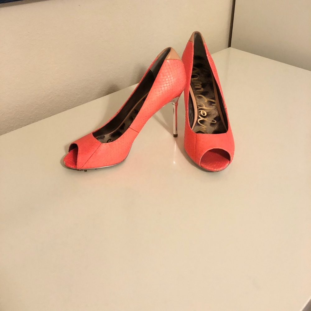 Sam Edelman Reagan Peep-Toe Pump